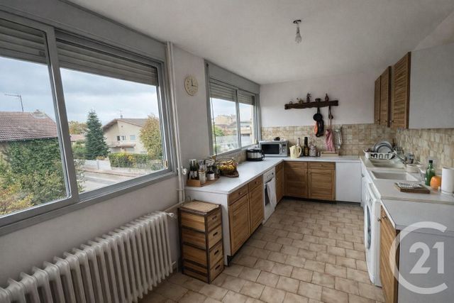 Appartement T5 à vendre - 5 pièces - 102.01 m2 - VENISSIEUX - 69 - RHONE-ALPES - Century 21 K.P.I
