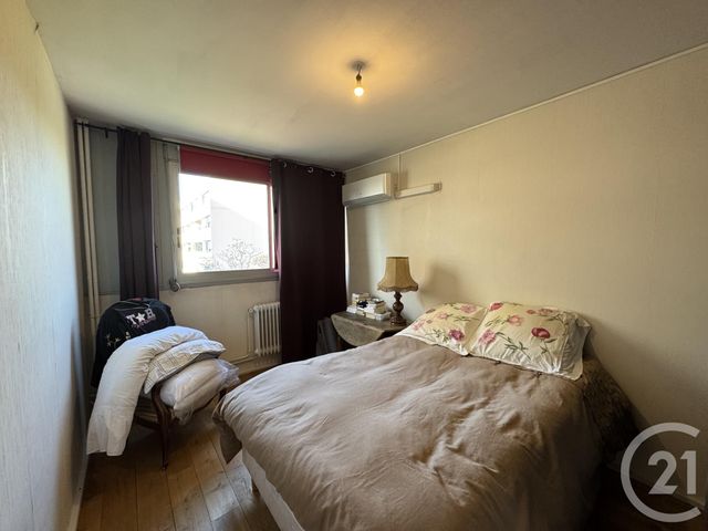 Appartement T5 à vendre - 5 pièces - 114.57 m2 - VENISSIEUX - 69 - RHONE-ALPES - Century 21 K.P.I