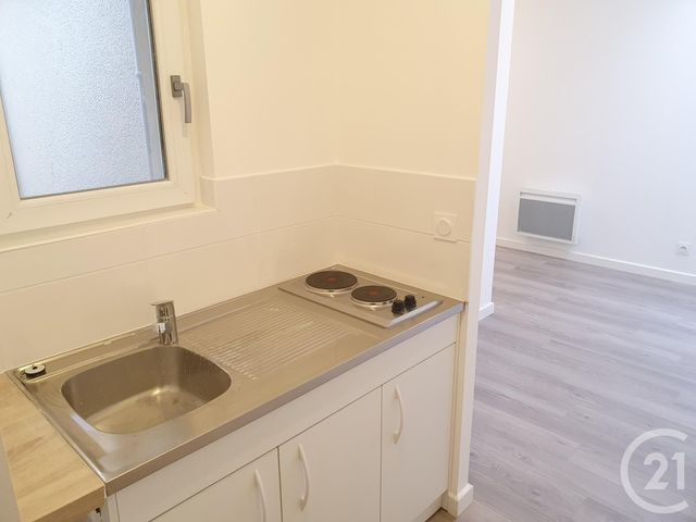 Appartement T2 à louer - 2 pièces - 27.0 m2 - ST FONS - 69 - RHONE-ALPES - Century 21 K.P.I