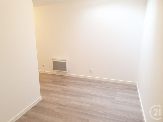 Appartement T2 à louer - 2 pièces - 27.0 m2 - ST FONS - 69 - RHONE-ALPES - Century 21 K.P.I