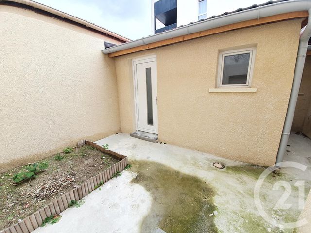 Appartement T2 à louer - 2 pièces - 27.0 m2 - ST FONS - 69 - RHONE-ALPES - Century 21 K.P.I
