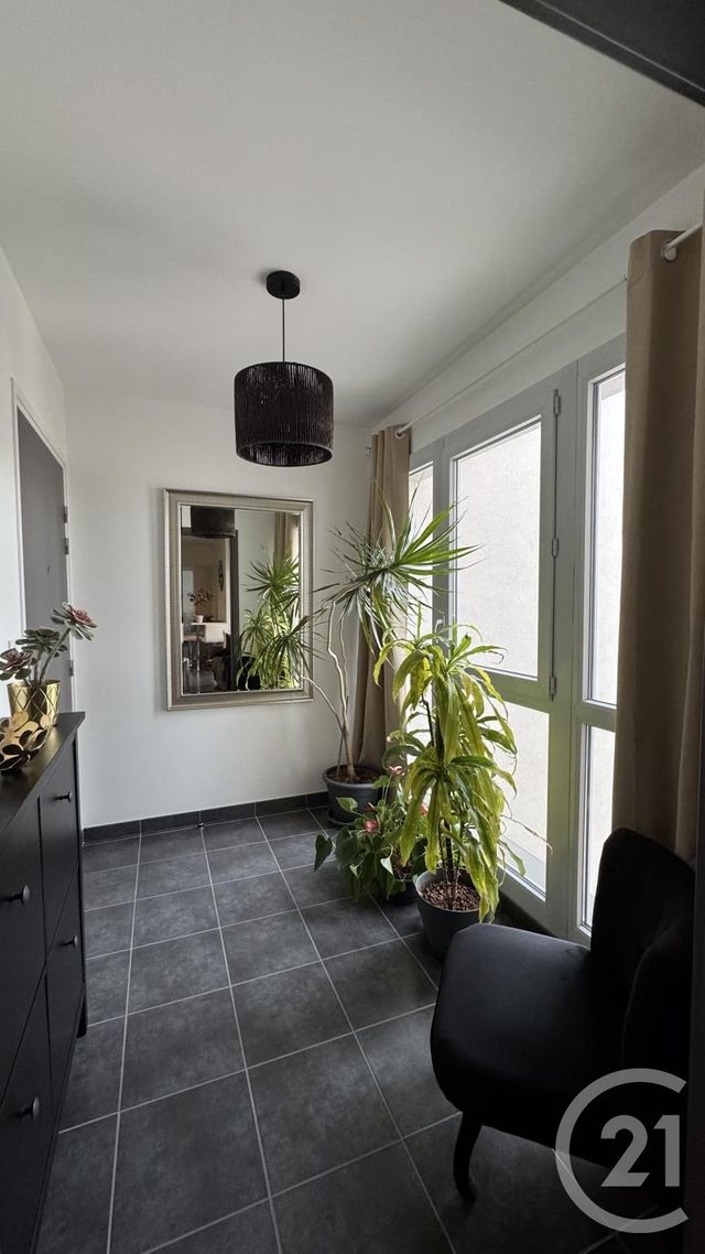 Appartement T3 à vendre - 3 pièces - 54.0 m2 - VENISSIEUX - 69 - RHONE-ALPES - Century 21 K.P.I