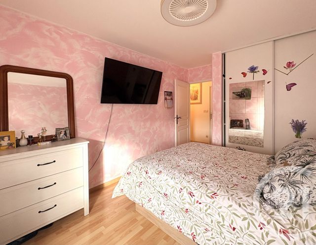 Appartement T4 à vendre - 4 pièces - 91.9 m2 - ST FONS - 69 - RHONE-ALPES - Century 21 K.P.I