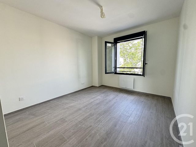 Appartement T3 à louer - 3 pièces - 60.16 m2 - ST FONS - 69 - RHONE-ALPES - Century 21 K.P.I