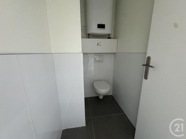 Appartement T3 à louer - 3 pièces - 60.16 m2 - ST FONS - 69 - RHONE-ALPES - Century 21 K.P.I