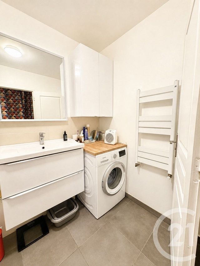 Appartement T4 à vendre - 4 pièces - 88.07 m2 - VENISSIEUX - 69 - RHONE-ALPES - Century 21 K.P.I
