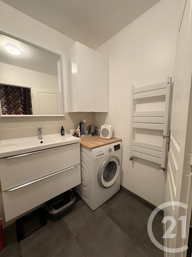 Appartement T4 à vendre - 4 pièces - 88.07 m2 - VENISSIEUX - 69 - RHONE-ALPES - Century 21 K.P.I