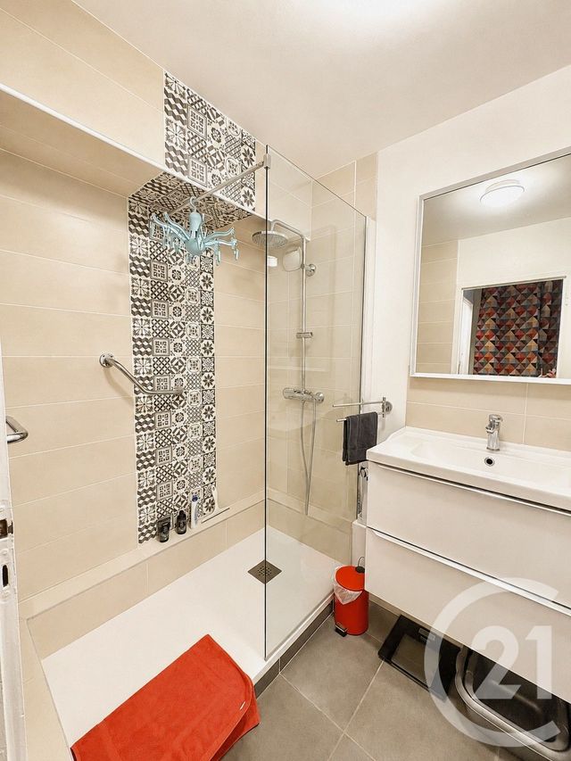 Appartement T4 à vendre - 4 pièces - 88.07 m2 - VENISSIEUX - 69 - RHONE-ALPES - Century 21 K.P.I