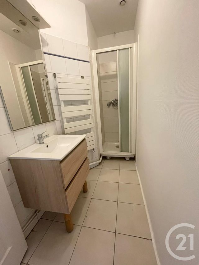 Appartement T2 à louer - 2 pièces - 47.08 m2 - ST FONS - 69 - RHONE-ALPES - Century 21 K.P.I