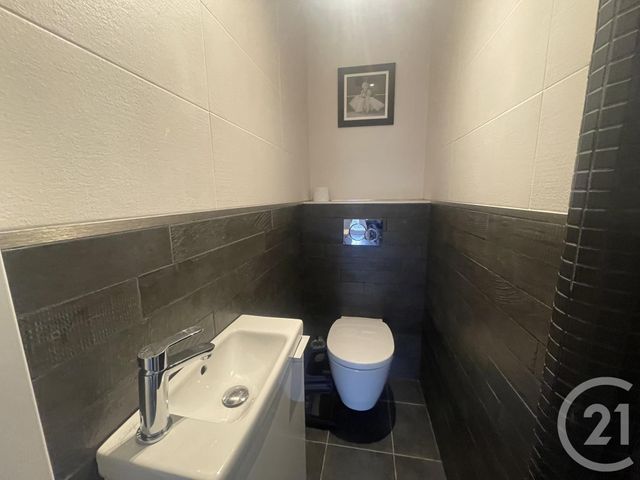 Appartement T3 à vendre - 3 pièces - 61.64 m2 - ST FONS - 69 - RHONE-ALPES - Century 21 K.P.I