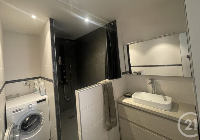 Appartement T3 à vendre - 3 pièces - 61.64 m2 - ST FONS - 69 - RHONE-ALPES - Century 21 K.P.I