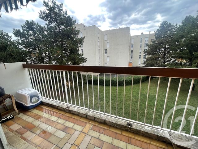Appartement T3 à vendre - 3 pièces - 61.64 m2 - ST FONS - 69 - RHONE-ALPES - Century 21 K.P.I