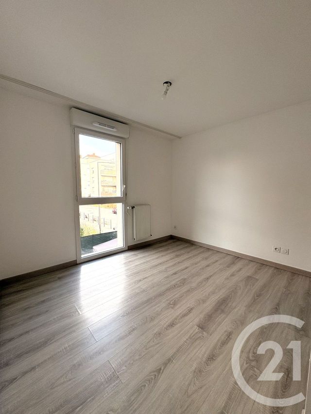 Appartement T3 à vendre - 3 pièces - 53.0 m2 - ST FONS - 69 - RHONE-ALPES - Century 21 K.P.I