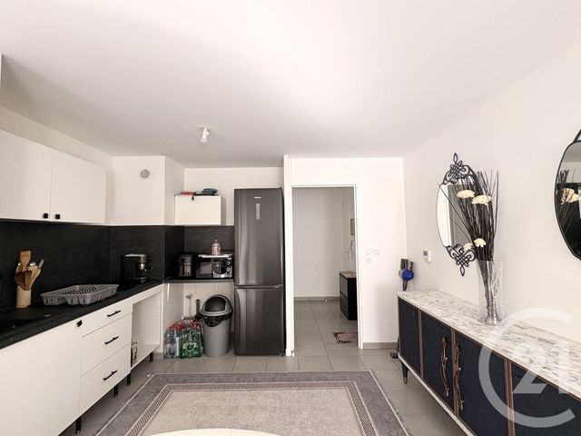 Appartement T3 à vendre - 3 pièces - 53.0 m2 - ST FONS - 69 - RHONE-ALPES - Century 21 K.P.I