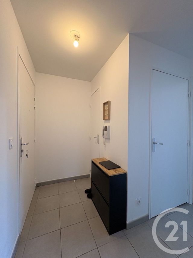 Appartement T3 à vendre - 3 pièces - 53.0 m2 - ST FONS - 69 - RHONE-ALPES - Century 21 K.P.I
