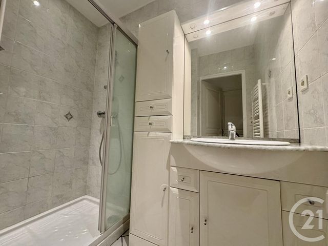 Appartement T2 à louer - 2 pièces - 43.54 m2 - ST FONS - 69 - RHONE-ALPES - Century 21 K.P.I