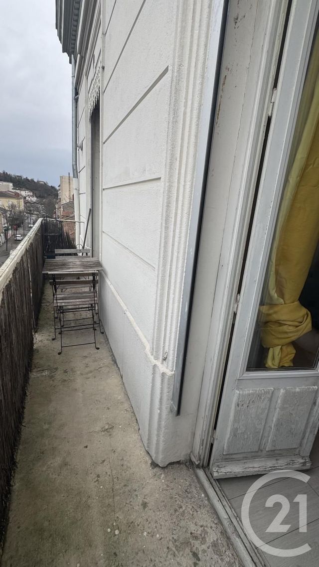 Appartement T2 à louer - 2 pièces - 45.51 m2 - ST FONS - 69 - RHONE-ALPES - Century 21 K.P.I