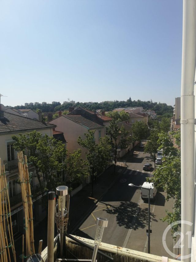Appartement T2 à louer - 2 pièces - 45.51 m2 - ST FONS - 69 - RHONE-ALPES - Century 21 K.P.I
