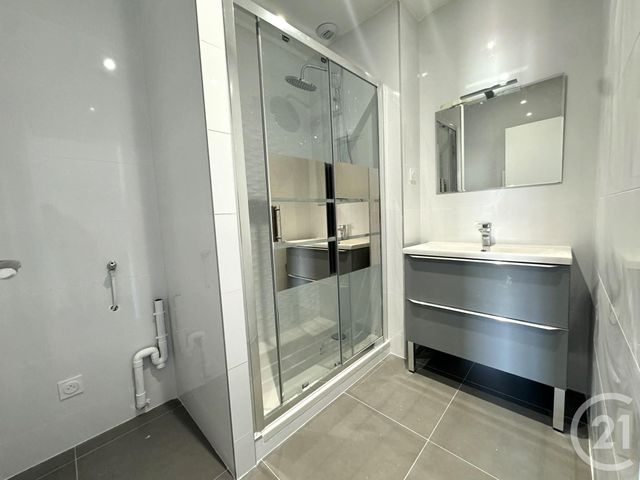 Appartement T3 à louer - 3 pièces - 60.2 m2 - ST FONS - 69 - RHONE-ALPES - Century 21 K.P.I