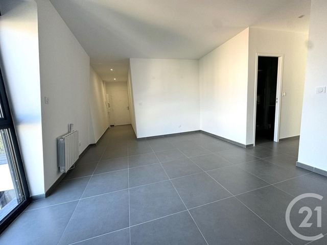 Appartement T3 à louer - 3 pièces - 60.2 m2 - ST FONS - 69 - RHONE-ALPES - Century 21 K.P.I