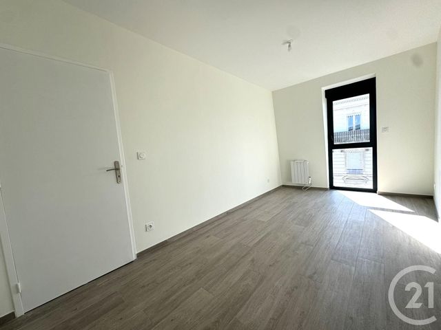 Appartement T3 à louer - 3 pièces - 60.2 m2 - ST FONS - 69 - RHONE-ALPES - Century 21 K.P.I