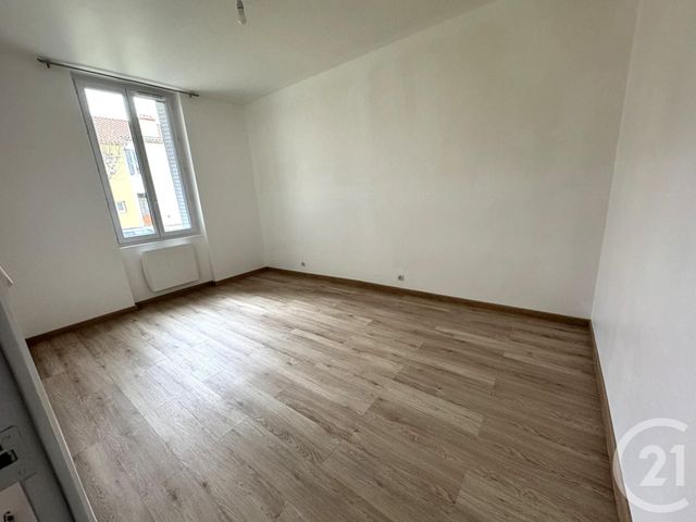 Appartement T3 à louer - 3 pièces - 45.19 m2 - ST FONS - 69 - RHONE-ALPES - Century 21 K.P.I