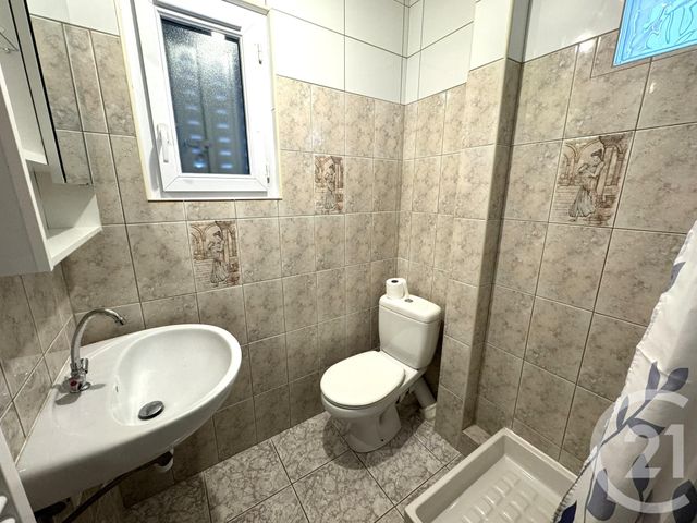 Appartement T3 à louer - 3 pièces - 45.19 m2 - ST FONS - 69 - RHONE-ALPES - Century 21 K.P.I