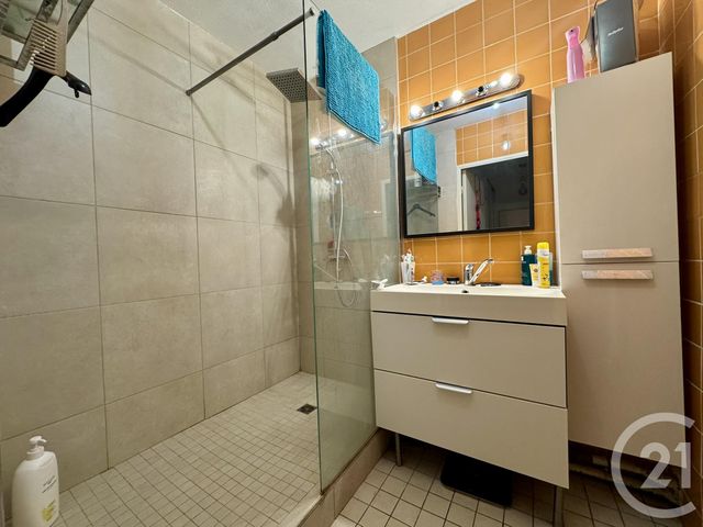 Appartement F4 à louer - 4 pièces - 91.59 m2 - ST FONS - 69 - RHONE-ALPES - Century 21 K.P.I