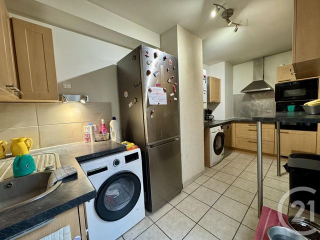 Appartement F4 à louer - 4 pièces - 91.59 m2 - ST FONS - 69 - RHONE-ALPES - Century 21 K.P.I