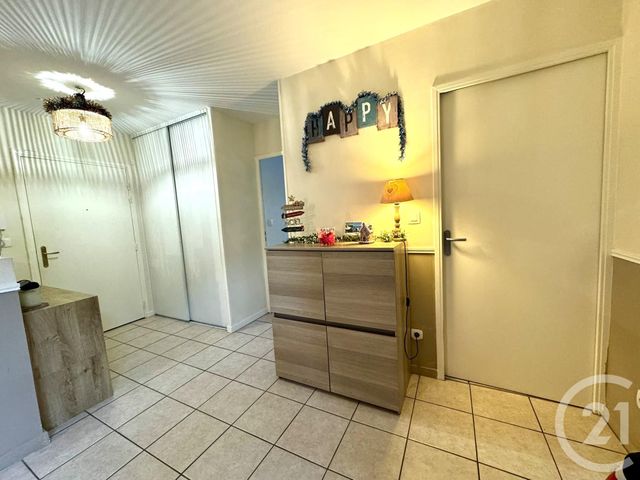 Appartement F4 à louer - 4 pièces - 91.59 m2 - ST FONS - 69 - RHONE-ALPES - Century 21 K.P.I