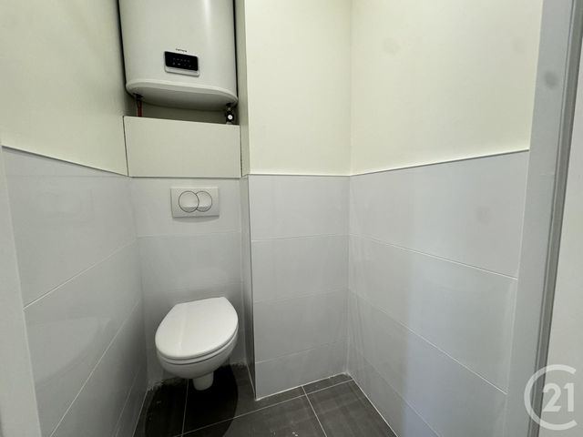 Appartement T2 à louer - 2 pièces - 40.4 m2 - ST FONS - 69 - RHONE-ALPES - Century 21 K.P.I