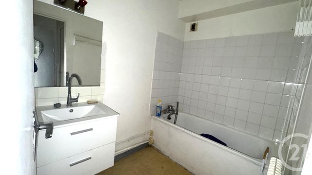 Appartement F2 à louer - 2 pièces - 56.1 m2 - ST FONS - 69 - RHONE-ALPES - Century 21 K.P.I