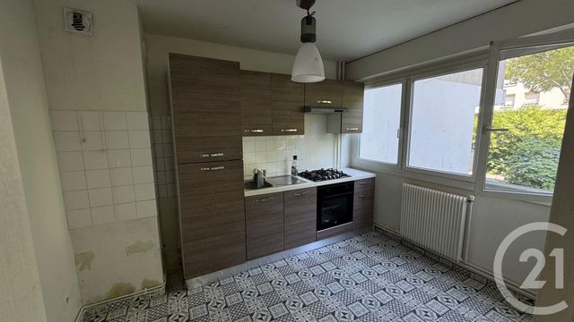 Appartement F2 à louer - 2 pièces - 56.1 m2 - ST FONS - 69 - RHONE-ALPES - Century 21 K.P.I