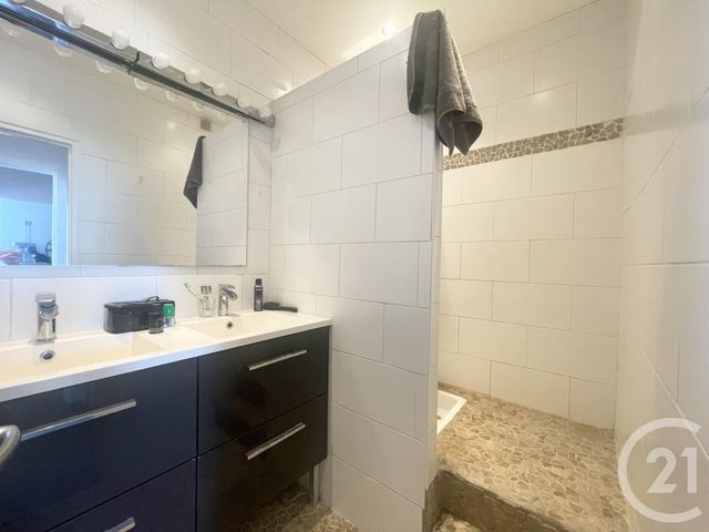 Appartement T2 à vendre - 2 pièces - 48.38 m2 - ST FONS - 69 - RHONE-ALPES - Century 21 K.P.I