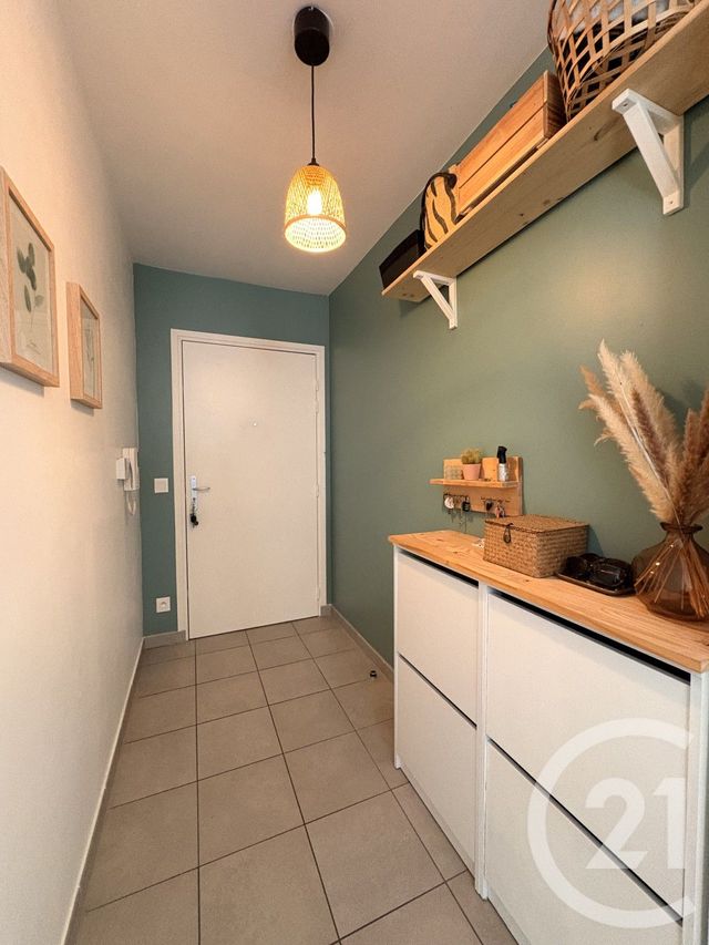 Appartement T2 à vendre - 2 pièces - 54.03 m2 - VENISSIEUX - 69 - RHONE-ALPES - Century 21 K.P.I