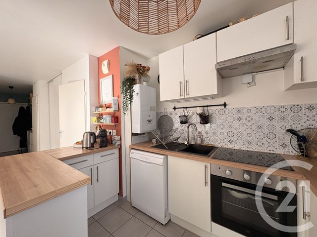 Appartement T2 à vendre - 2 pièces - 54.03 m2 - VENISSIEUX - 69 - RHONE-ALPES - Century 21 K.P.I