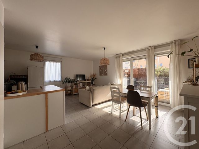 Appartement T2 à vendre - 2 pièces - 54.03 m2 - VENISSIEUX - 69 - RHONE-ALPES - Century 21 K.P.I