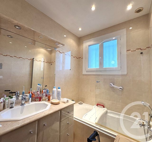 maison à vendre - 5 pièces - 96.8 m2 - VENISSIEUX - 69 - RHONE-ALPES - Century 21 K.P.I