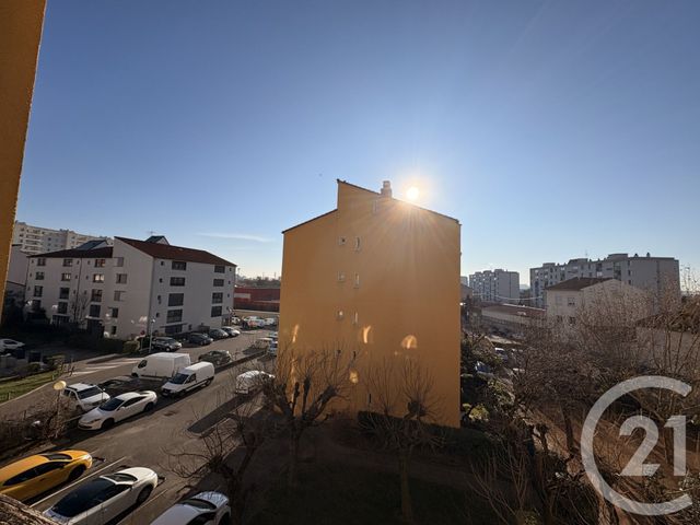 Appartement T4 à vendre - 4 pièces - 88.07 m2 - LYON - 69008 - RHONE-ALPES - Century 21 K.P.I