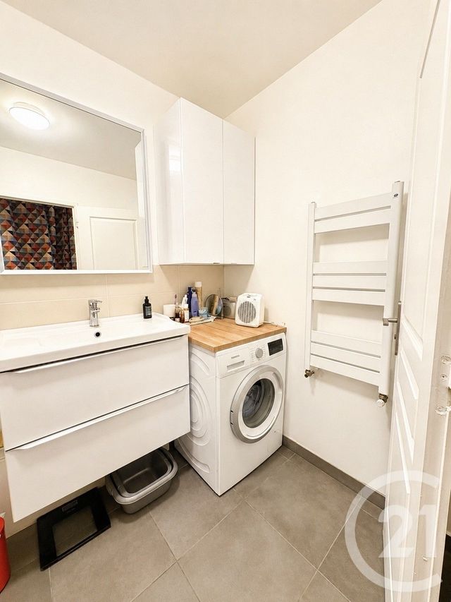 Appartement T4 à vendre - 4 pièces - 88.07 m2 - LYON - 69008 - RHONE-ALPES - Century 21 K.P.I