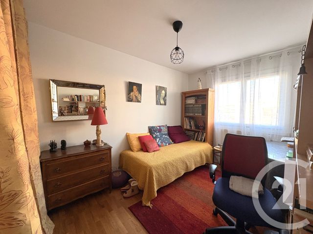 Appartement T4 à vendre - 4 pièces - 88.07 m2 - LYON - 69008 - RHONE-ALPES - Century 21 K.P.I