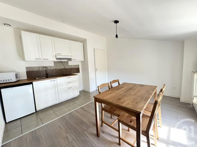 Appartement T2 à louer - 2 pièces - 31.7 m2 - ST FONS - 69 - RHONE-ALPES - Century 21 K.P.I