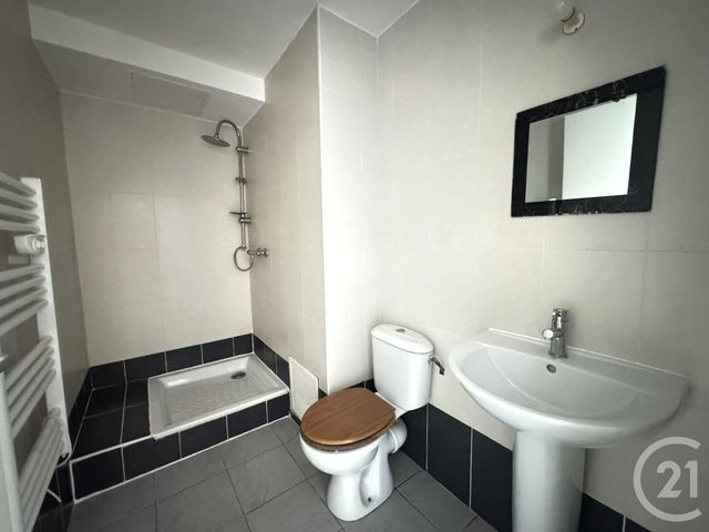 Appartement T2 à louer - 2 pièces - 31.7 m2 - ST FONS - 69 - RHONE-ALPES - Century 21 K.P.I