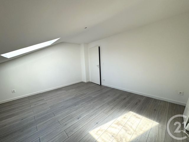 Appartement T2 à louer - 2 pièces - 31.7 m2 - ST FONS - 69 - RHONE-ALPES - Century 21 K.P.I