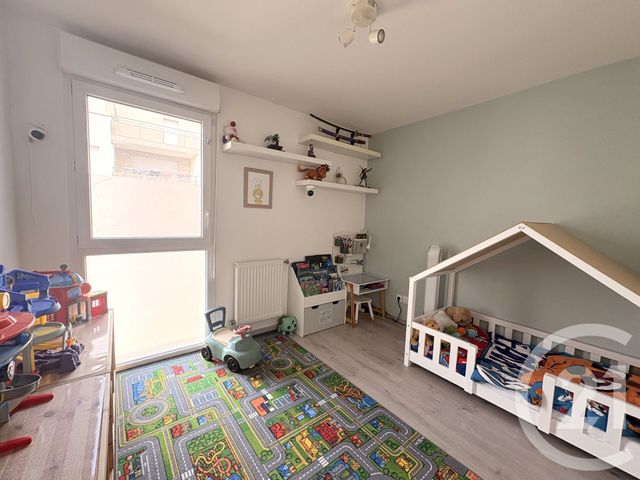 Appartement T4 à vendre - 4 pièces - 81.66 m2 - ST FONS - 69 - RHONE-ALPES - Century 21 K.P.I