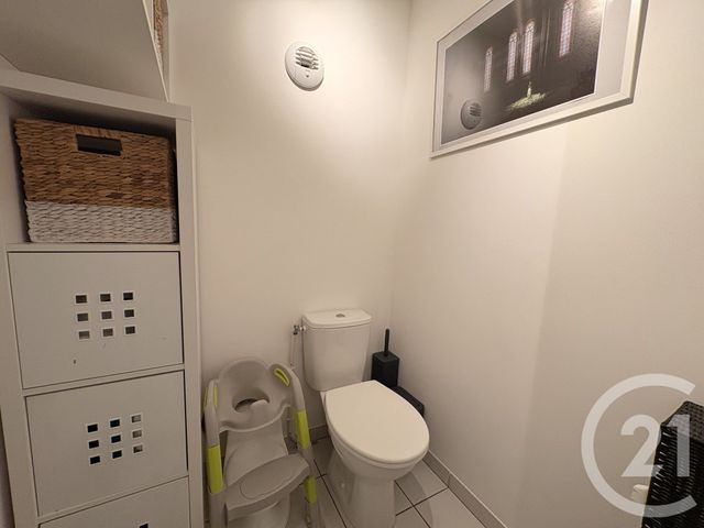 Appartement T4 à vendre - 4 pièces - 81.66 m2 - ST FONS - 69 - RHONE-ALPES - Century 21 K.P.I