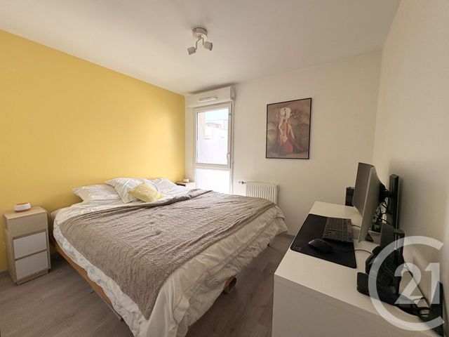 Appartement T4 à vendre - 4 pièces - 81.66 m2 - ST FONS - 69 - RHONE-ALPES - Century 21 K.P.I
