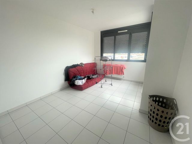Appartement T3 à vendre - 3 pièces - 66.1 m2 - ST FONS - 69 - RHONE-ALPES - Century 21 K.P.I