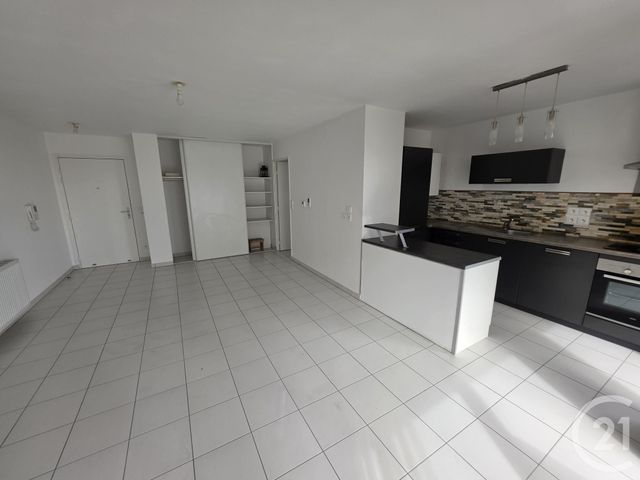 Appartement T3 à vendre - 3 pièces - 66.1 m2 - ST FONS - 69 - RHONE-ALPES - Century 21 K.P.I