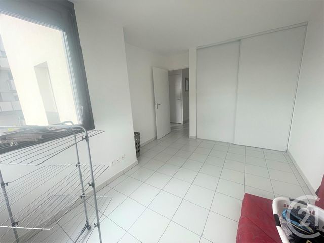 Appartement T3 à vendre - 3 pièces - 66.1 m2 - ST FONS - 69 - RHONE-ALPES - Century 21 K.P.I